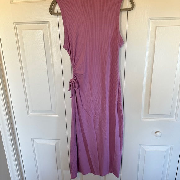 NWT Olive + Oak Lilac MIDI Dress with side cutout SIZE L - Picture 3 of 7